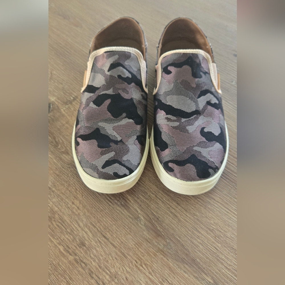OLUKAI Camouflage Slip-On Womens Shoes Non Marking Soles